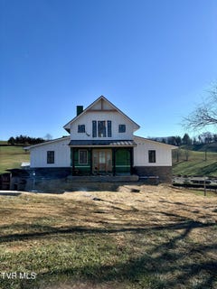 /international/us/190-farmhouse-village-trail-butler-tn-110096199564/