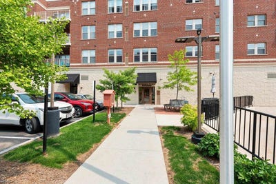 /international/us/118-s-washington-street-231a-green-bay-wi-110108872221/