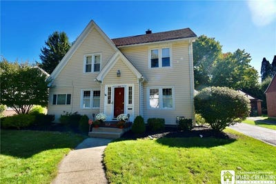 /international/us/210-arlington-avenue-jamestown-ny-110109977026/