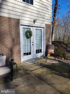 /international/us/8214-howard-trail-fredericksburg-va-110104612397/