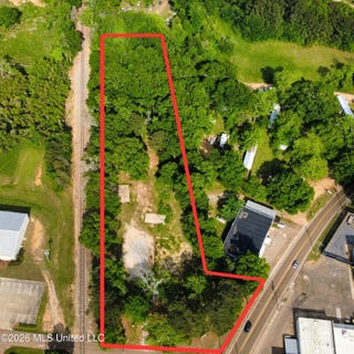 /international/us/402-drury-lane-brookhaven-ms-110107389975/