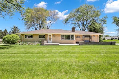 /international/us/4140-n-162nd-st-brookfield-wi-110108018235/