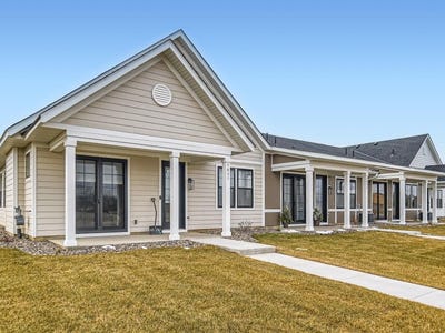/international/us/5165-216th-street-w-farmington-mn-110119471891/