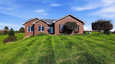 /international/us/7460-prairie-view-lane-dubuque-ia-110120148988/