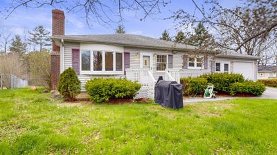 /international/us/10-riley-street-lewiston-me-110107854045/