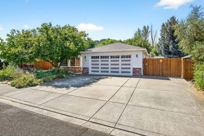 /international/us/110-freshwater-drive-phoenix-or-110100894166/