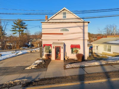/international/us/203-columbia-turnpike-east-greenbush-ny-110109406841/