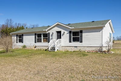 /international/us/11752-almy-road-lakeview-mi-110098895803/