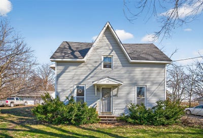 /international/us/113-4th-street-ne-mitchellville-ia-110106916780/