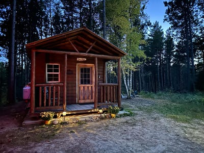 /international/us/87-pine-knolls-trail-malone-ny-110090651692/