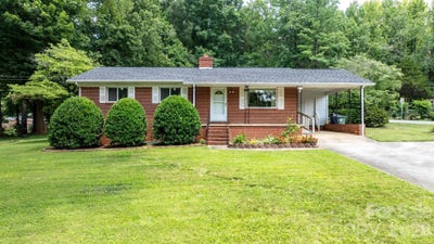 /international/us/704-4th-street-sw-conover-nc-110109614617/