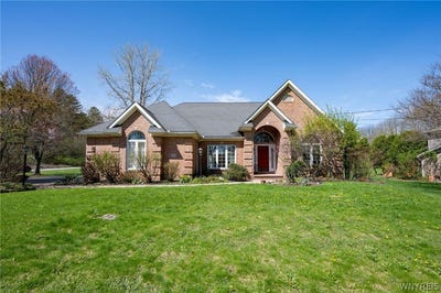 /international/us/111-dellwood-drive-elma-ny-110107628351/