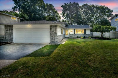 /international/us/4499-camellia-lane-north-olmsted-oh-110100798641/