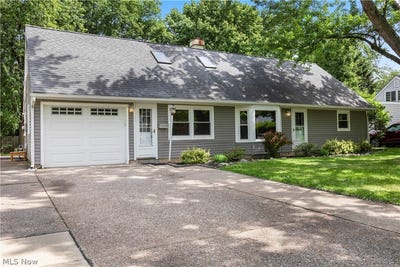 /international/us/4905-pinewood-drive-sheffield-lake-oh-110108871483/
