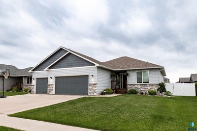 /international/us/4313-w-90th-st-sioux-falls-sd-110108477373/