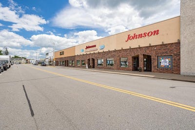 /international/us/1021-main-st-e-merrill-wi-110092954009/