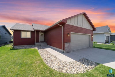 /international/us/2221-s-creekview-ave-sioux-falls-sd-110108364654/