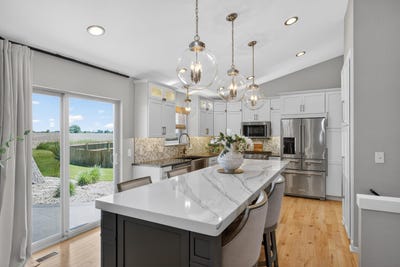 /international/us/6918-rembrandt-road-deforest-wi-110108816773/