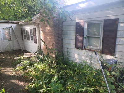 /international/us/8014-e-maplewood-drive-wonder-lake-il-110110333697/