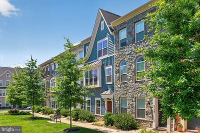 /international/us/5128-ridgeview-retreat-chantilly-va-110108577700/