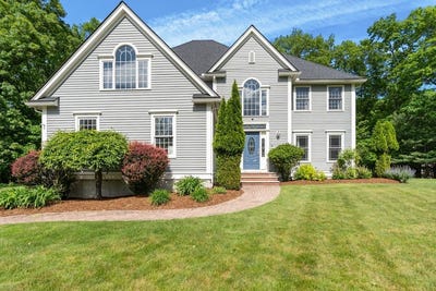 /international/us/8-berridge-way-north-reading-ma-110108474664/