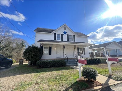 /international/us/17-spring-street-gainesville-ga-110101097397/