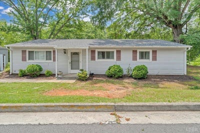 /international/us/202-skyline-drive-bedford-va-110100525003/