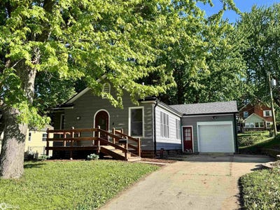 /international/us/608-w-15th-street-carroll-ia-110107823718/