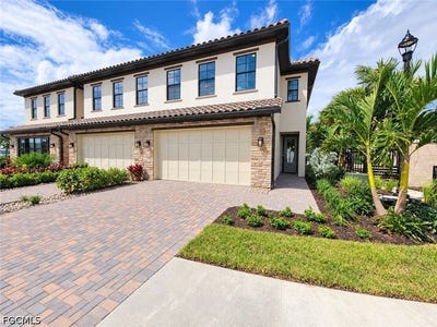 /international/us/21250-estiva-villa-circle-estero-fl-110110240268/