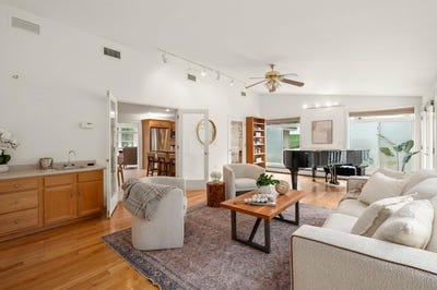/international/us/110-maybrook-avenue-manchester-nh-110109035795/
