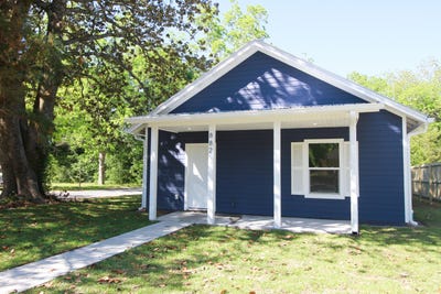 /international/us/882-w-orange-avenue-defuniak-springs-fl-110097791690/