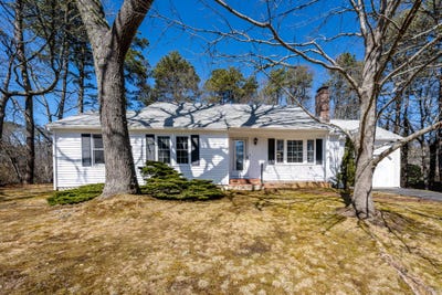 /international/us/6-clinton-drive-yarmouth-port-ma-110106567920/
