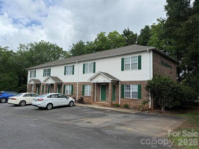 /international/us/1310-and-1323-14th-street-drive-ne-hickory-nc-110108337286/