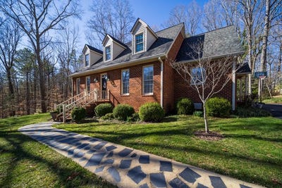/international/us/306-forest-drive-south-boston-va-110104551127/