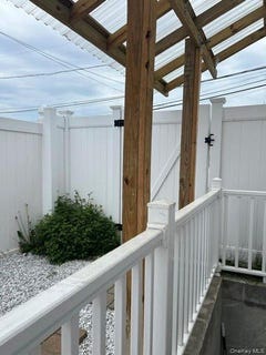 /international/us/315-cedar-court-copiague-ny-110107961451/