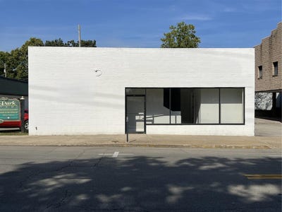 /international/us/116-s-maple-street-winchester-ky-110104541122/