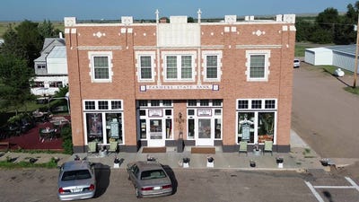 /international/us/100-main-ave-sedgwick-co-110102217476/