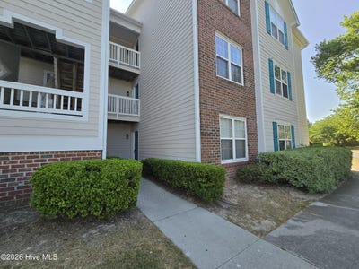 /international/us/802-bryce-court-wilmington-nc-110107542341/