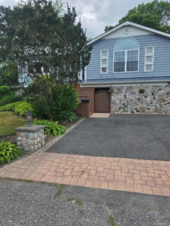 /international/us/1396-illinois-avenue-bay-shore-ny-110108889446/
