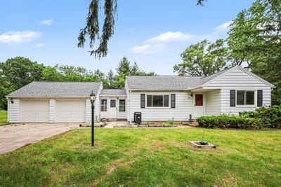 /international/us/665-4-mile-road-nw-comstock-park-mi-110108710424/