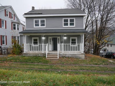 /international/us/903-w-spruce-st-coal-township-pa-110103725513/