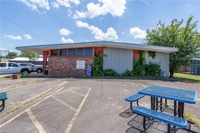 /international/us/300-s-11-st-fort-smith-ar-110101245246/