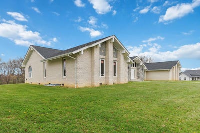 /international/us/2056-w-laurel-road-london-ky-110110381993/