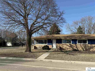 /international/us/400-e-north-street-waldorf-mn-110103202114/