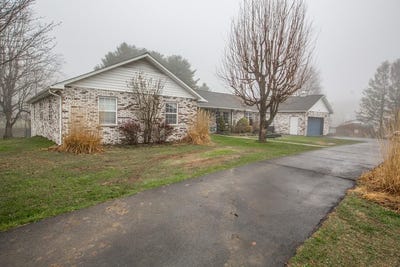 /international/us/3088-grandview-road-beaver-wv-110106681207/