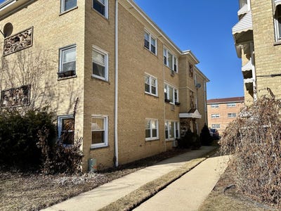/international/us/8518-w-rascher-avenue-chicago-il-110108677825/
