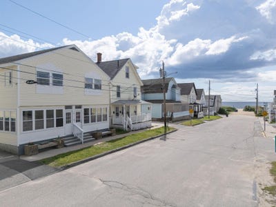 /international/us/14-union-avenue-old-orchard-beach-me-110108477317/