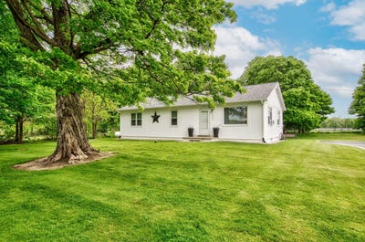 /international/us/4301-ludlow-road-albion-mi-110101214744/