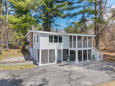 /international/us/680-n-main-street-wolfeboro-nh-110107653173/