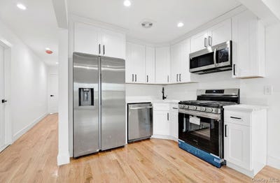 /international/us/72-31-hillmeyer-avenue-arverne-ny-110104536038/